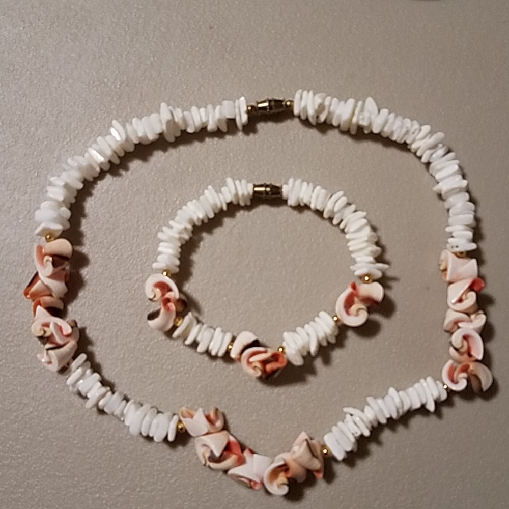 Shell-like choker bracelet set